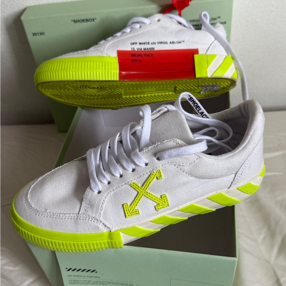 Off-White Canvas Arrow Low Vulcanized White Yellow